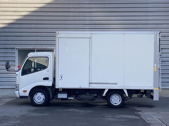 TOYOTA DYNA 2016