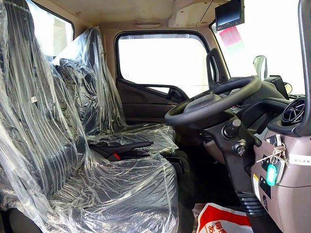 MITSUBISHI CANTER 2025