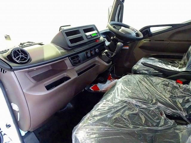 MITSUBISHI CANTER 2025