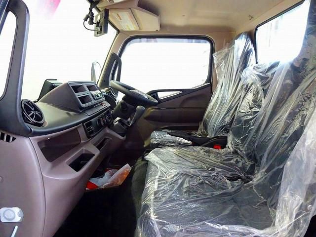 MITSUBISHI CANTER 2025