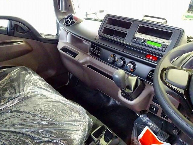 MITSUBISHI CANTER 2025