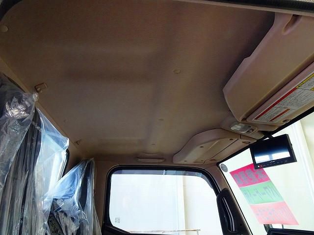 MITSUBISHI CANTER 2025