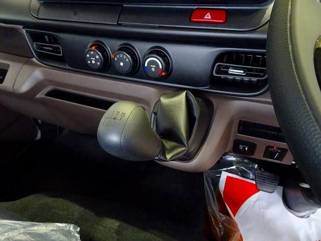 MITSUBISHI CANTER 2025