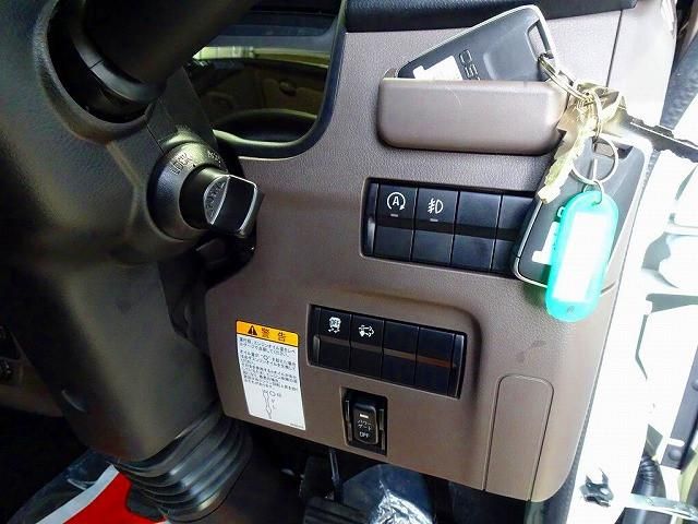 MITSUBISHI CANTER 2025