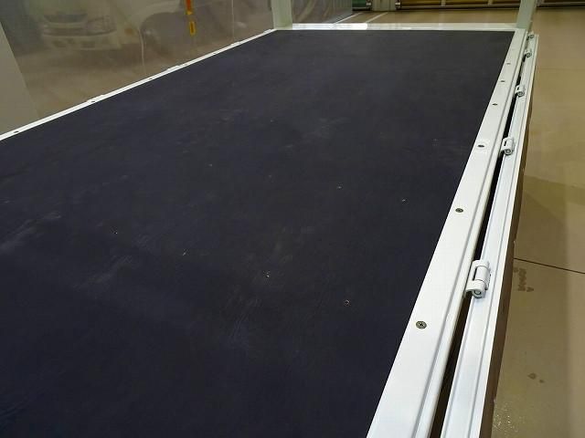 MITSUBISHI CANTER 2025