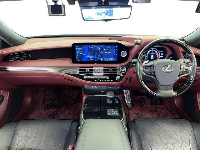 TOYOTA LEXUS LS500 4WD 2023