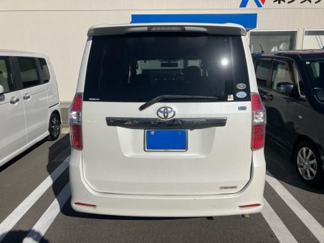 TOYOTA NOAH 2007