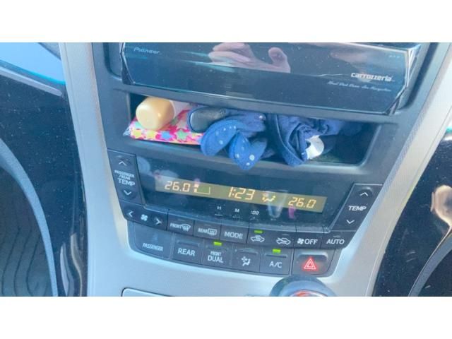 TOYOTA VELLFIRE 2010