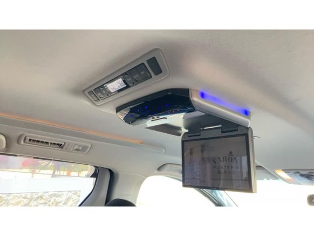 TOYOTA VELLFIRE 2010