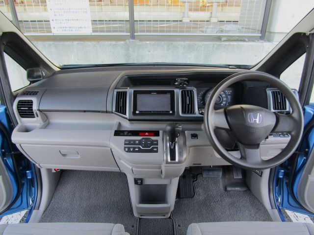HONDA STEPWAGON 2012