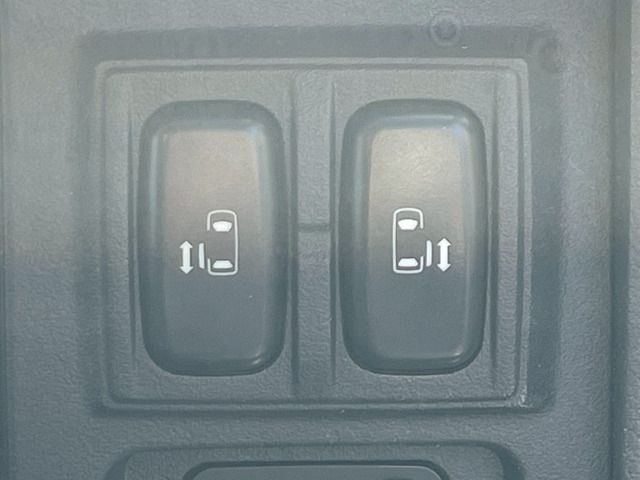 MITSUBISHI DELICA D:5 4WD 2009