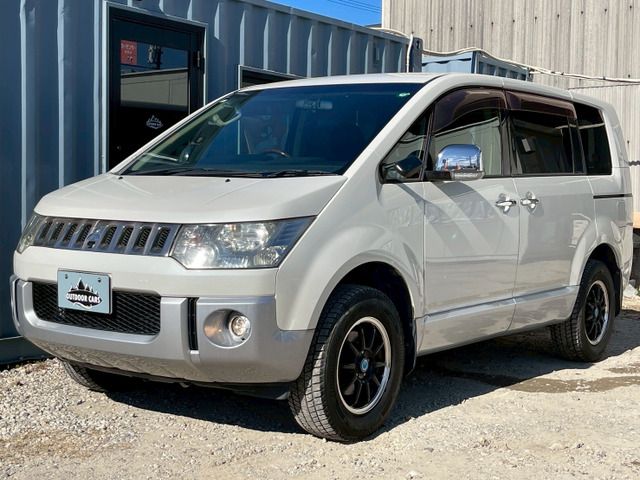 MITSUBISHI DELICA D:5 4WD 2009