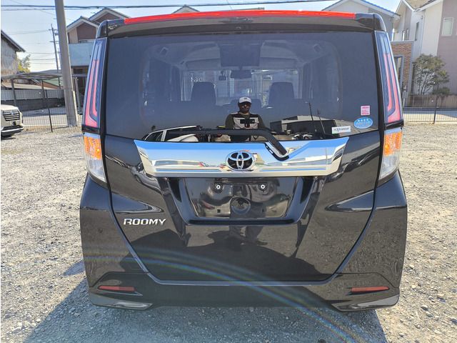 TOYOTA ROOMY 2020