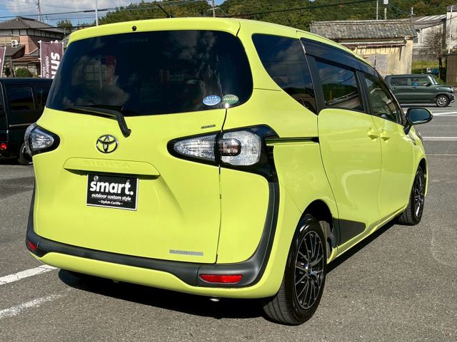 TOYOTA SIENTA 2015