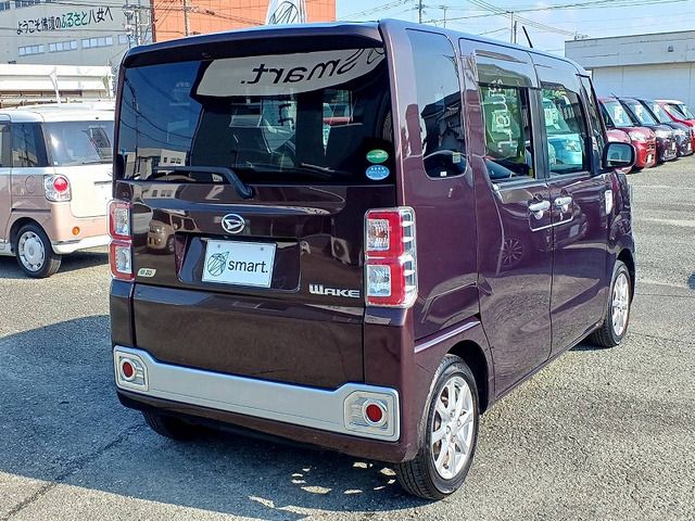 DAIHATSU WAKE 2014