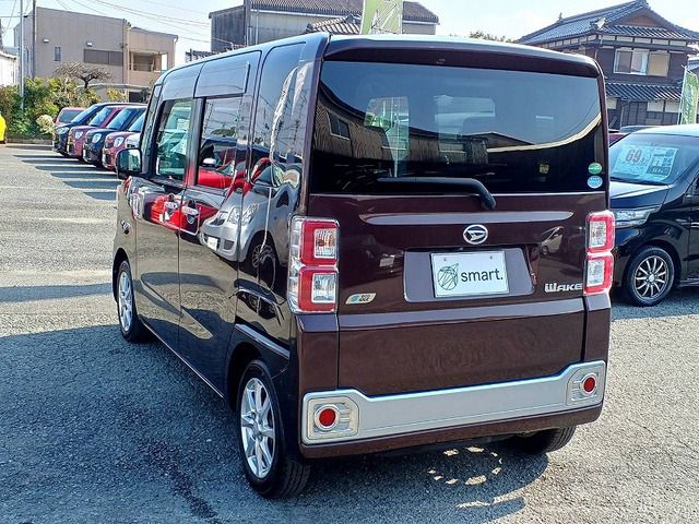 DAIHATSU WAKE 2014