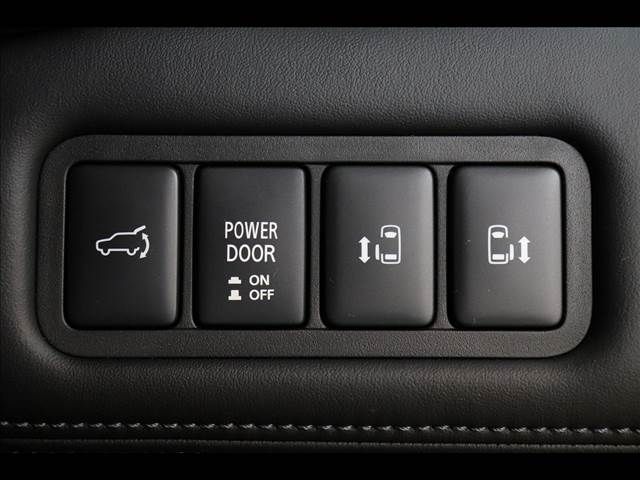 MITSUBISHI DELICA D:5 4WD 2024