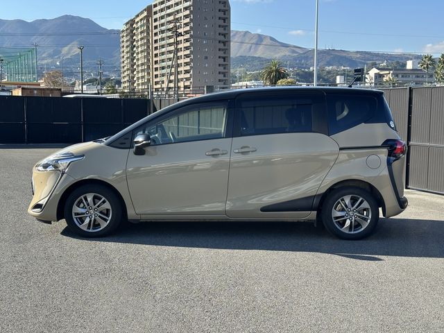 TOYOTA SIENTA HYBRID 2020