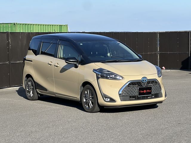 TOYOTA SIENTA HYBRID 2020