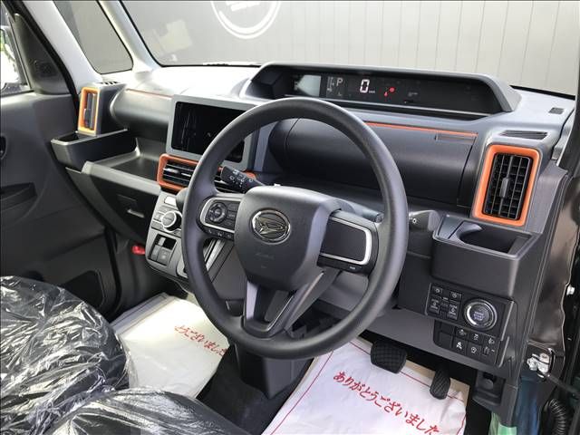 DAIHATSU TANTO FAN CROSS 2025