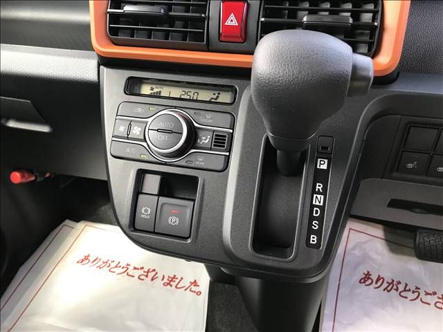 DAIHATSU TANTO FAN CROSS 2025