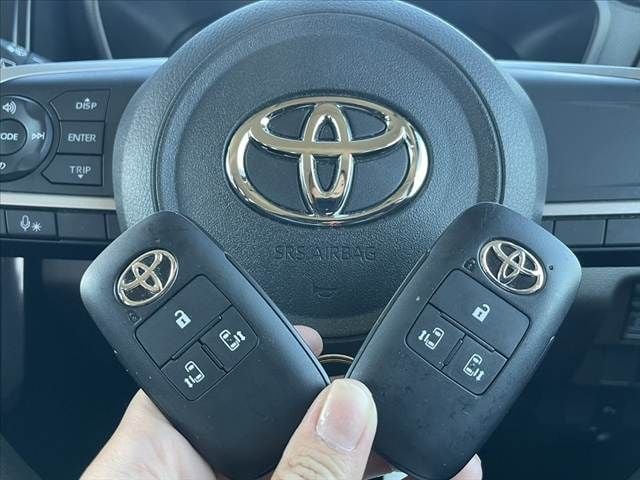 TOYOTA ROOMY 2020