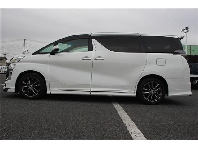 TOYOTA VELLFIRE 2020