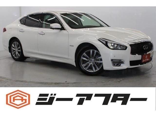 NISSAN FUGA HYBRID 2016