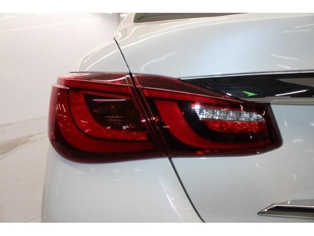 NISSAN FUGA HYBRID 2016