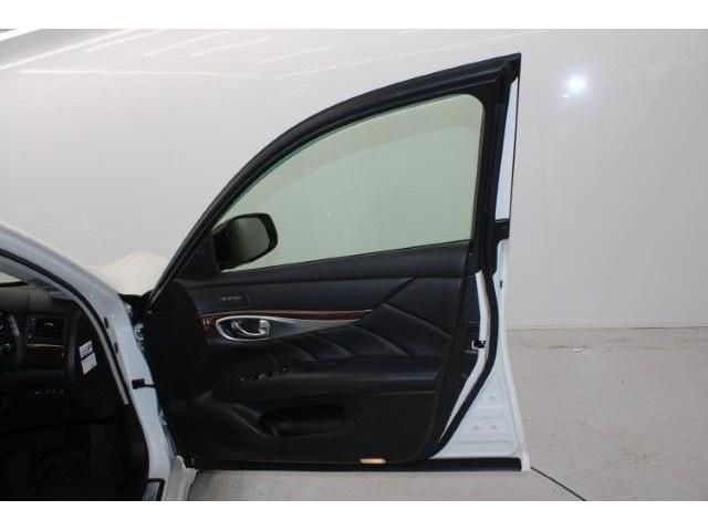 NISSAN FUGA HYBRID 2016