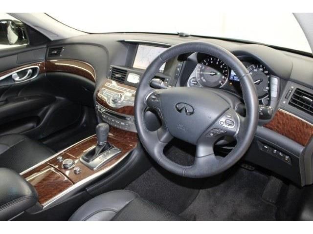 NISSAN FUGA HYBRID 2016