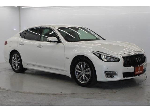 NISSAN FUGA HYBRID 2016