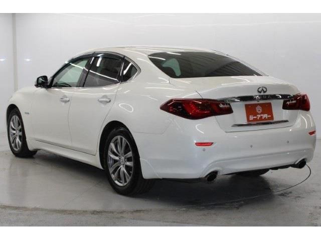 NISSAN FUGA HYBRID 2016