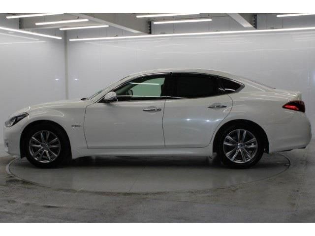 NISSAN FUGA HYBRID 2016