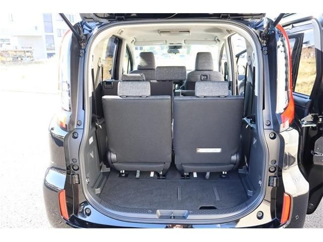 TOYOTA SIENTA HYBRID 2023