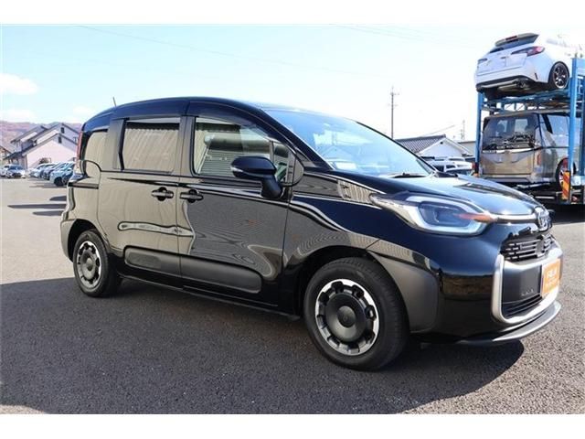 TOYOTA SIENTA HYBRID 2023