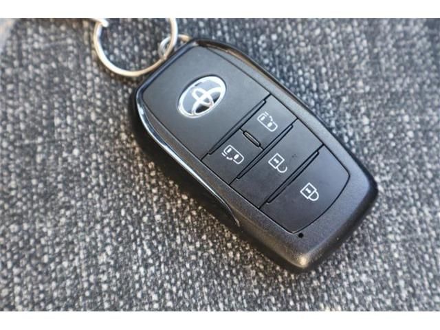 TOYOTA SIENTA HYBRID 2023