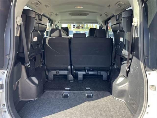 TOYOTA NOAH 2016