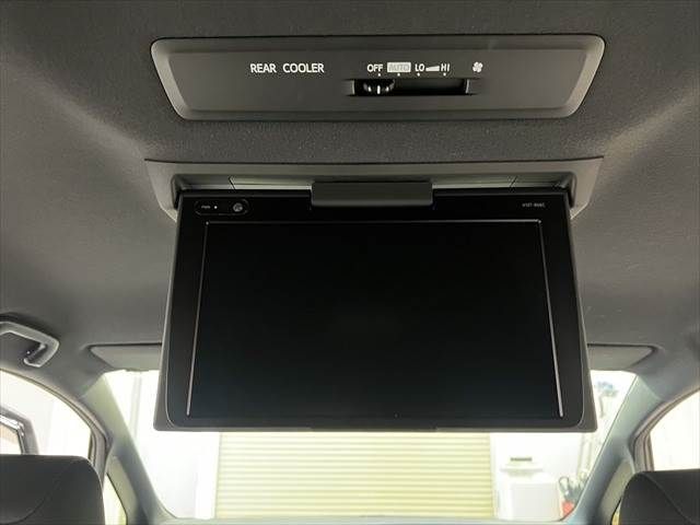 TOYOTA VOXY HYBRID 2017