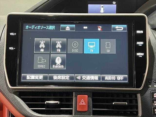 TOYOTA VOXY HYBRID 2017