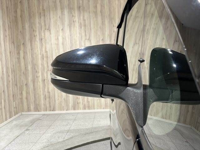 TOYOTA VOXY HYBRID 2017