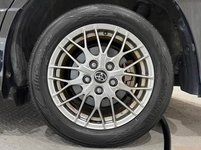 TOYOTA VOXY HYBRID 2017