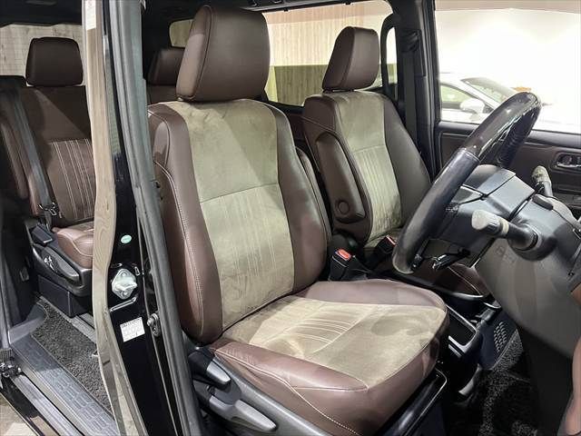 TOYOTA ESQUIRE HYBRID 2017