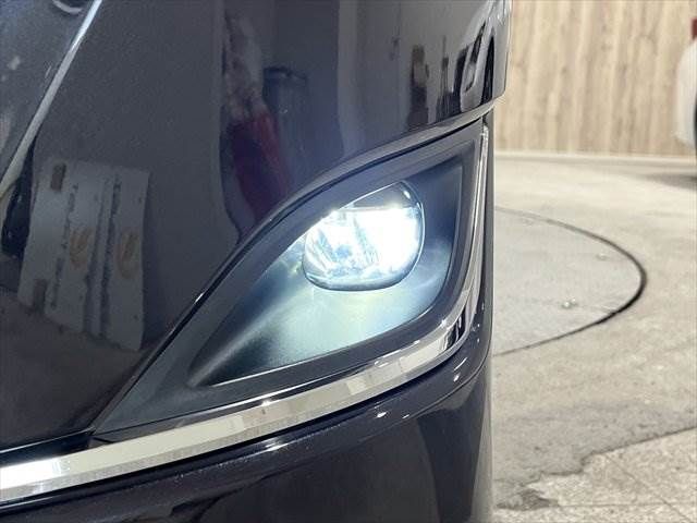 TOYOTA ESQUIRE HYBRID 2017