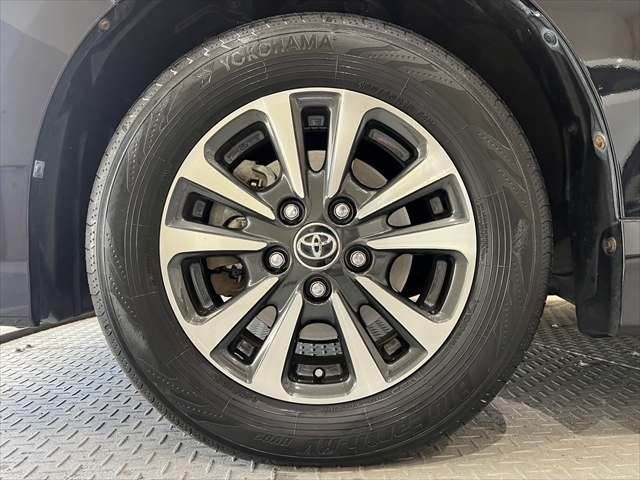 TOYOTA ESQUIRE HYBRID 2017