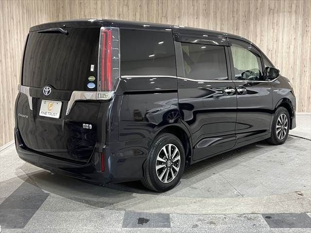 TOYOTA ESQUIRE HYBRID 2017