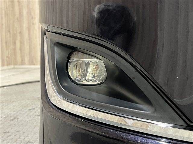 TOYOTA ESQUIRE HYBRID 2017