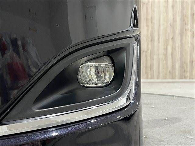 TOYOTA ESQUIRE HYBRID 2017