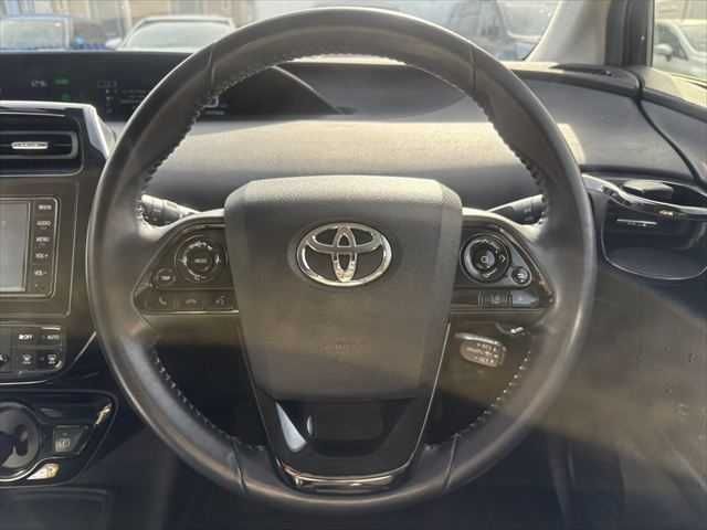 TOYOTA PRIUS 2019