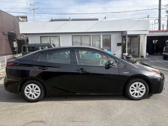 TOYOTA PRIUS 2019